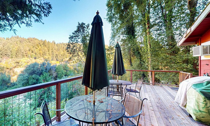 Guerneville House | Villa Eileen: Riverfront Gem w/Outdoor Kitchen & Private Beach