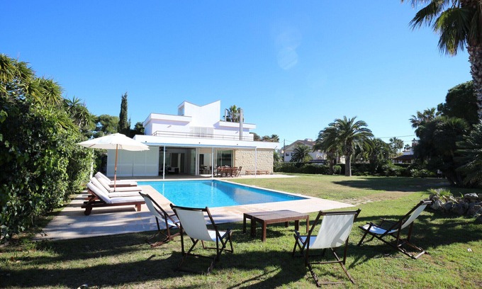 Sitges Villa | Villa El Vinyet within walking distance of the beach