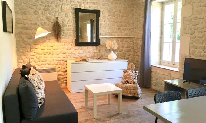 Saint-Jean-d'Angely Apartment | Villa Elda