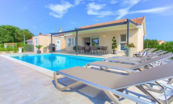 Vrh Villa | Villa Elegant with heated pool (Kvarner - Vrh)
