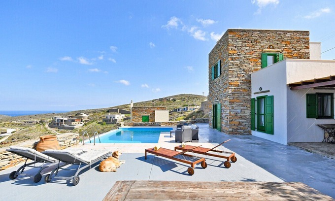 Kea Villa | Villa Eliza with a swimming pool and a sea view