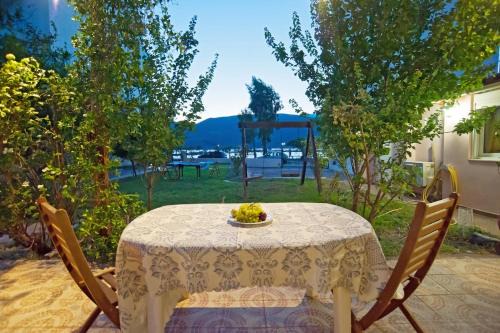 Itea Apartment | Villa Elli 1 Beach front with garden