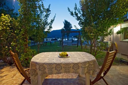 Itea House | Villa Elli 2 Beach-front villa with garden