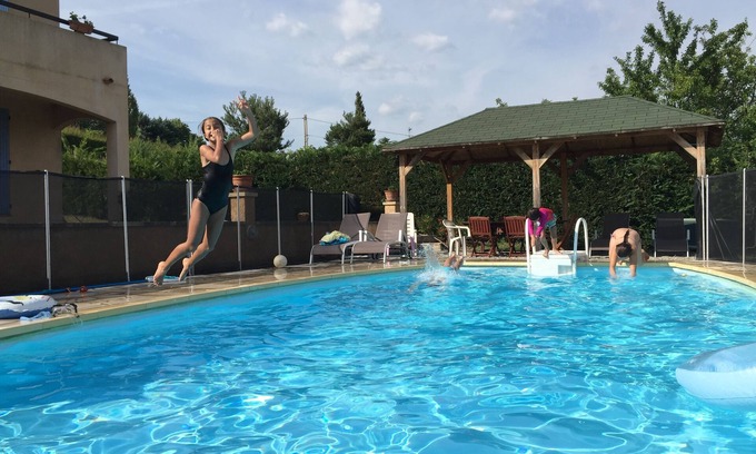 Banon Villa | Villa EMMANUELLE Large villa, swimming pool, large fenced garden, fibre internet