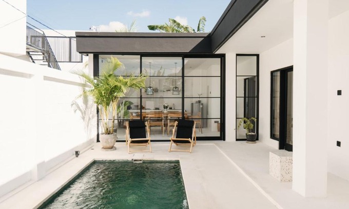 Batu Bolong Villa | Villa Enda Tiga Canggu 3 bedroom private villa