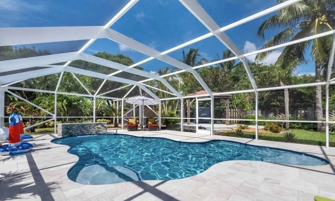 Lake Ida Shores House | Villa Enfield 3BR 2BA Pool Home near downtown