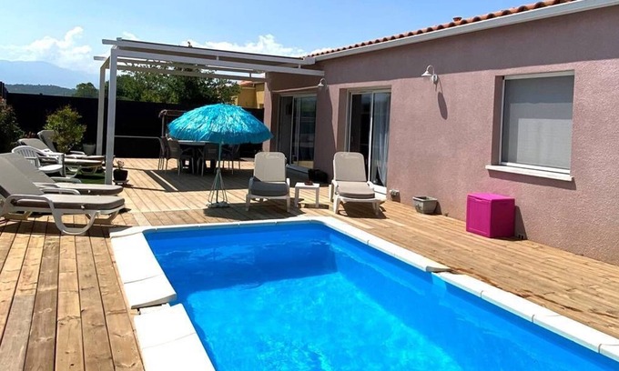 Joch House | Villa Entièrement Climatisée, Piscine, Terrain de Pétanque, à 3 km du lac de Vinça, 35 km De
