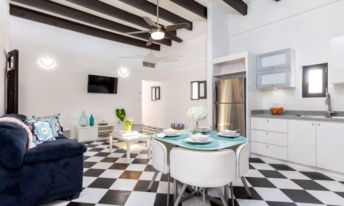 San Francisco Apartment | Villa Esmeralda | Large 2 Bedroom in beautiful Old San Juan
