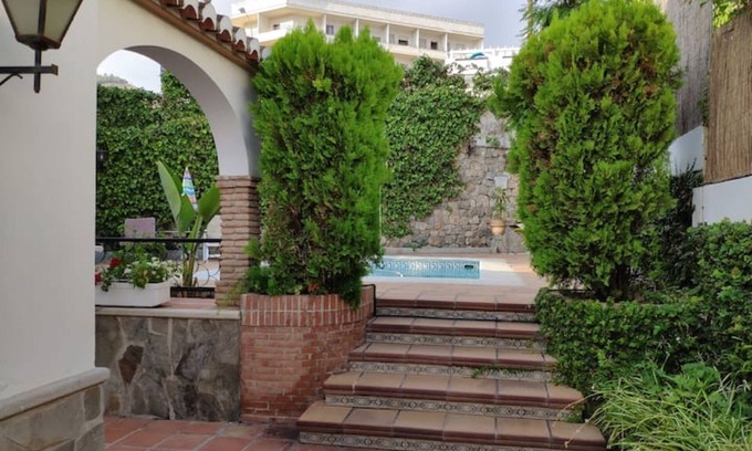 Velilla-Taramay Villa | Villa 'Espectacular En La Costa' with Private Pool, Wi-Fi and Air Conditioning