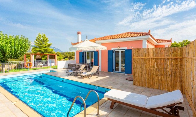 Lakithra Villa | Villa Europe Ena