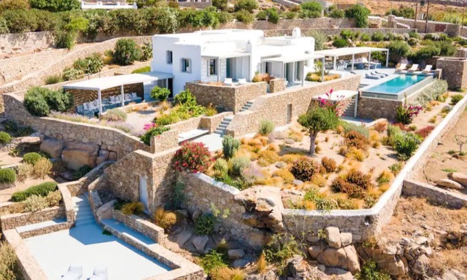 Agios Stefanos Villa | VILLA FAROS NEAR PORT, MYKONOS BY MYKONOS AGENDA
