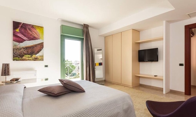 Poggio dei Pini Villa | Villa Ferrara in Poggio dei Pini