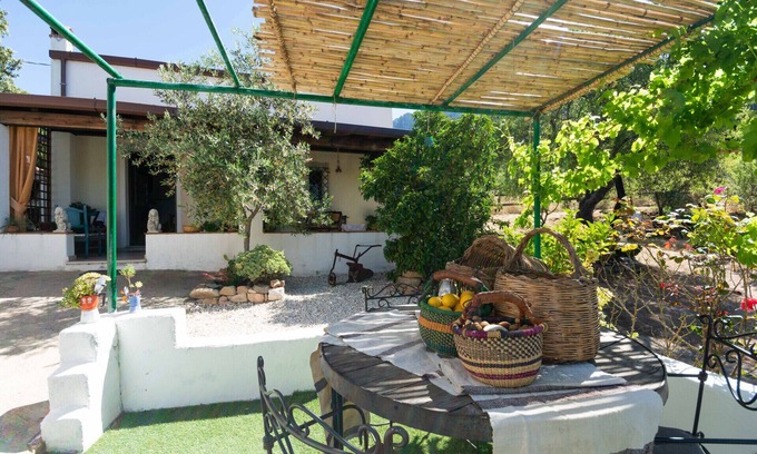 Oliena Villa | Villa Ferulas with Wi-Fi and A/C