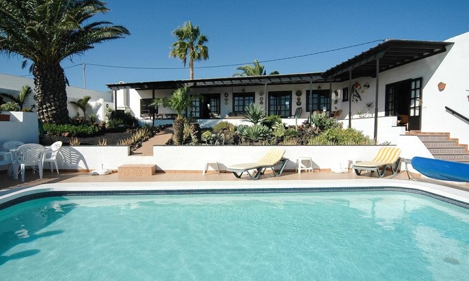 Macher Villa | Villa Finca el Volcan with Sea View, Pool, Garden & Wi-Fi