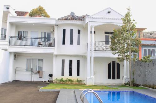Ciloto Villa | Villa Fiorenza I
