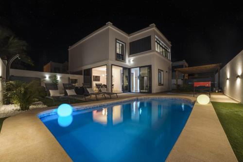 Playa Blanca Villa | Villa Flamboyan