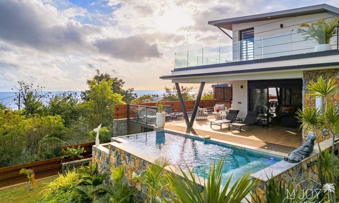 Le Portail House | VILLA FLOJULO