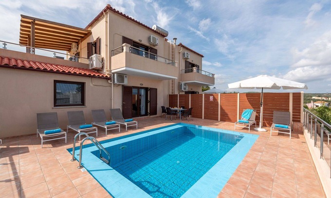 Pyrgos Psilonerou Villa | Villa Flora - Villa close to the seaside with private pool in Crete