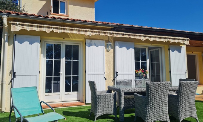 Chateauneuf-Villevieille House | Villa Avec Jardin et Piscine à 30 min de Nice