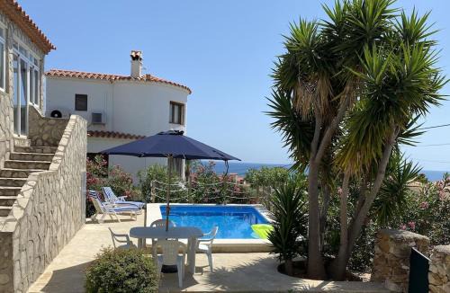 Alcossebre Villa | Villa França Air conditioned villa with sea view, WiFi, and private pool