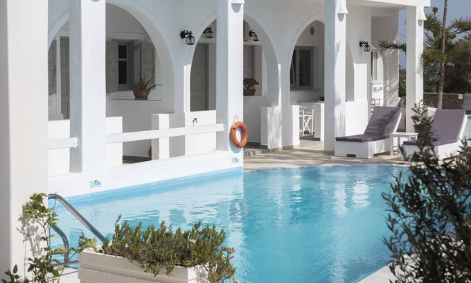 Akrotiri Hotel | Villa Galinia