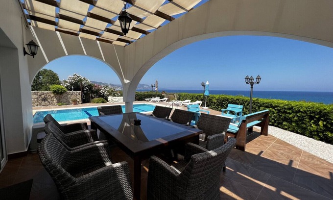 Karsiyaka Villa | Villa Giorgina Paradise
