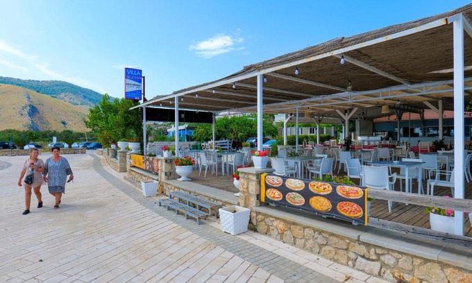 Qeparo House | Villa Gjika