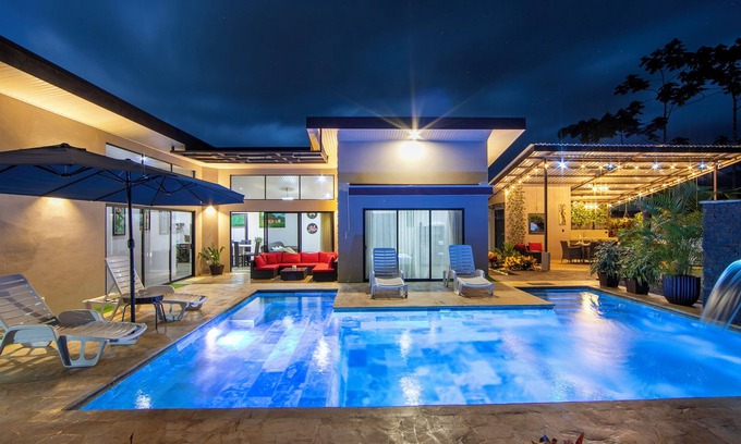 La Fortuna Villa | Villa Graceland - The Perfect Getaway