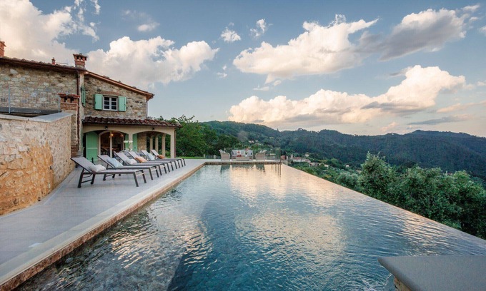 Pescaglia Villa | Villa Grema, a Farmhouse with Private Infinity Pool between Lucca and the Beach