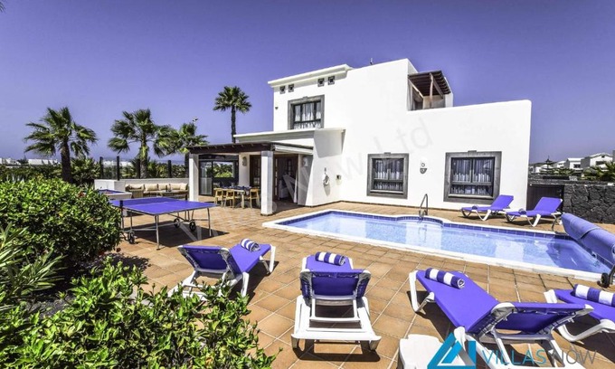 Playa Blanca Villa | Villa Henry - LH187 By Villas Now Ltd