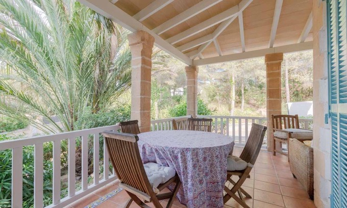 Mal Pas-Bon Aire Ski Chalet | Villa Herdain, three bedrooms, air conditioning, pool, very close to the beach