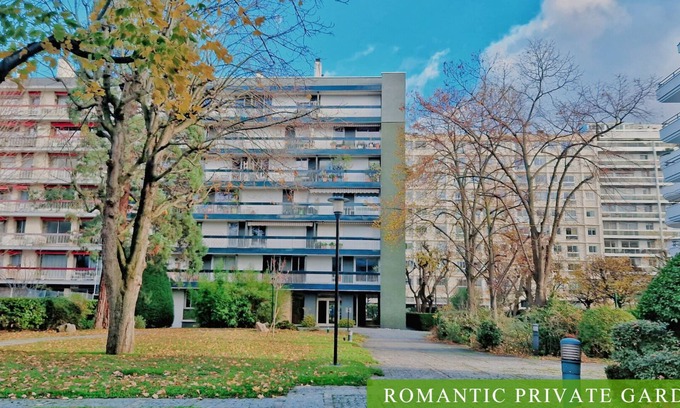 Boulogne-Billancourt Apartment | Villa Hestia 16e - Only 25 minutes from Tour Eiffel! Garden view Deluxe Room