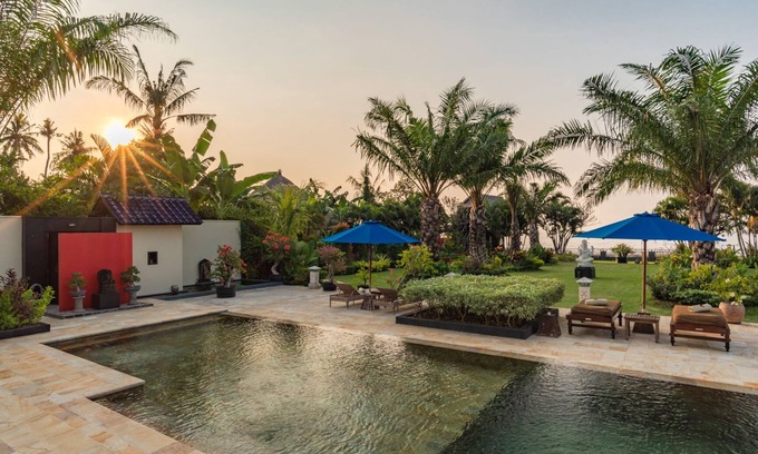 Banjartegehe Villa | Villa Hikume - Relax In A Private Beachfront Villa