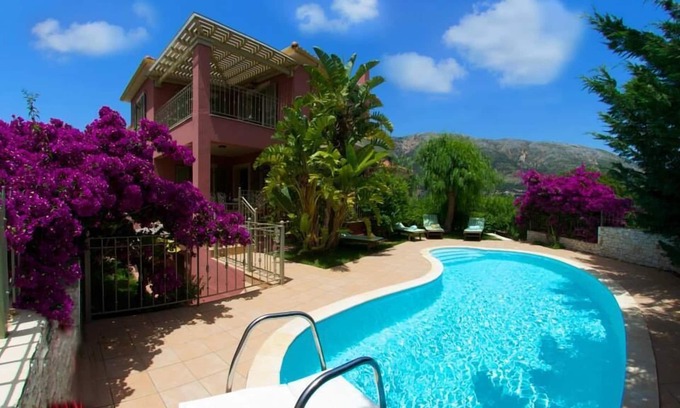 Makriotika Villa | Villa Ianthi, Stamoulis villas at the heart of the island