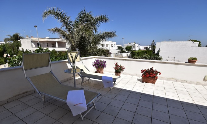 Torre Santa Sabina House | VILLA IBISCUS (CARISCIOLA)