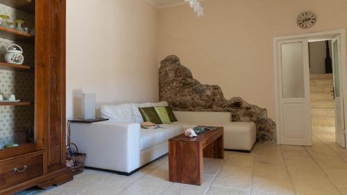 Onifai Apartment | Villa Il Casale Onifai- piano terra