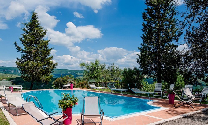 Radicofani Villa | Villa Il Giardino with Private Swimming Pool, Garden, Ideal for Weddings