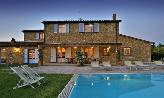 Guardistallo Villa | Villa il Leccio by Fantasia Villas