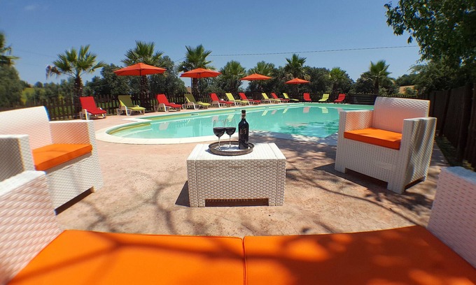 Monte San Giusto Villa | Villa Il Noceto, Private Big Pool, for 17 People, 5 Rooms, Near Sea, Wi-Fi free,