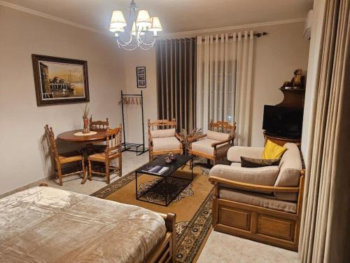 Gjirokaster Apartment | Villa Iliothea