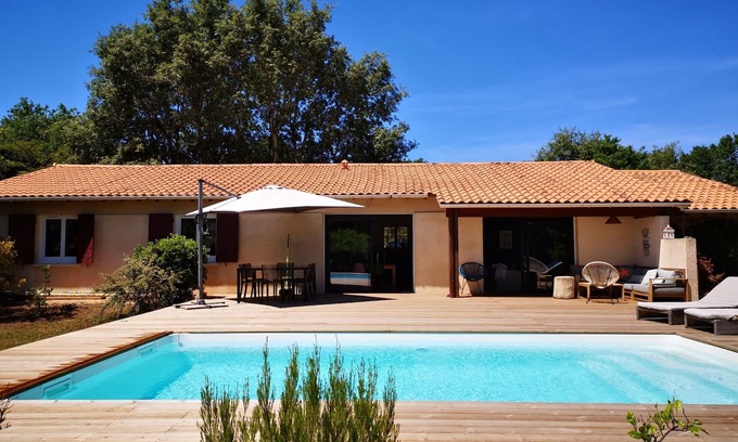 Saint-Aubin-de-Medoc Villa | Villa in a small haven of peace