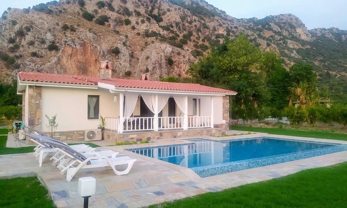 Dalyan Villa | Villa in a Pomagranate orchard