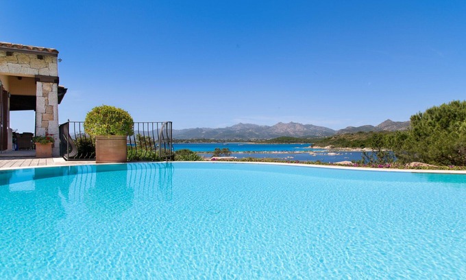 Capo Coda Cavallo Villa | Villa in Capo Coda Cavallo with 4 bedrooms sleeps 8