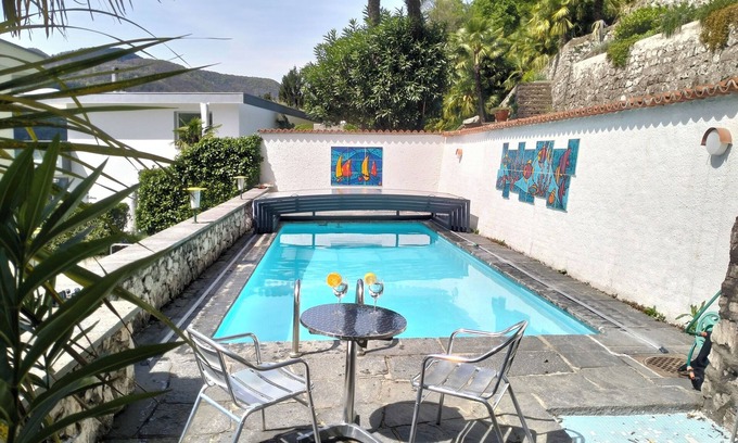 Caslano Villa | Villa in Caslano Ticino Private house with pool, 150 m from Lake Lugano.