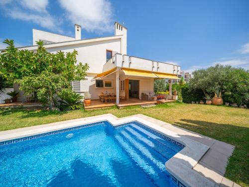L'Escala Villa | Villa in L Escala with Private Pool & Beaches