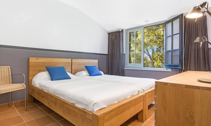 Llafranc Villa | Villa in Llafranc near Sea beach