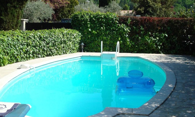 Nyons Villa | Villa in Nyons with Pool near Creek