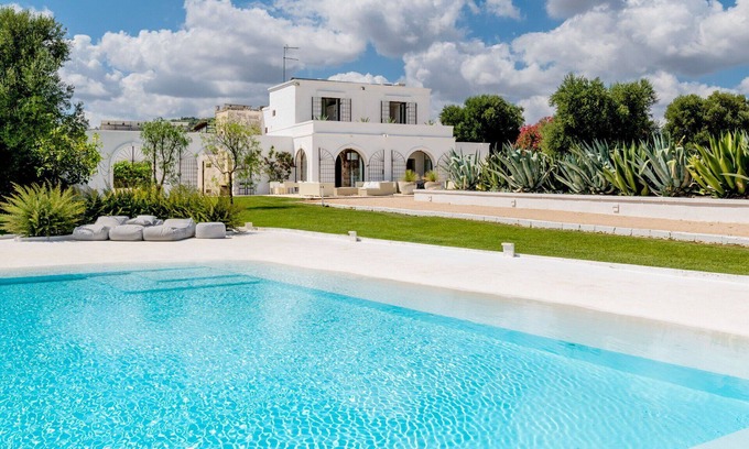 Ostuni Villa | Villa in Ostuni with 9 bedrooms sleeps 18