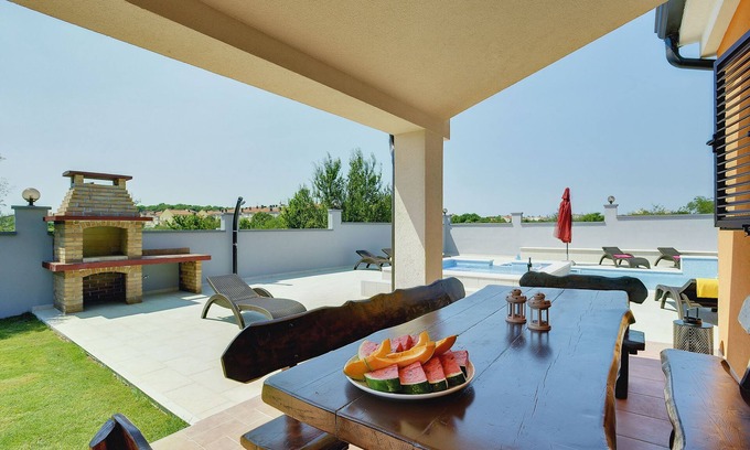 Valdebek Villa | Villa in Pula with sea beach
