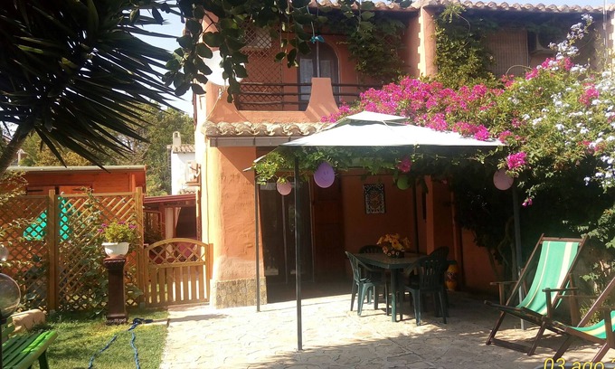 Quartu Sant'Elena Villa | Villa in residence, one hundred meters from the sea
